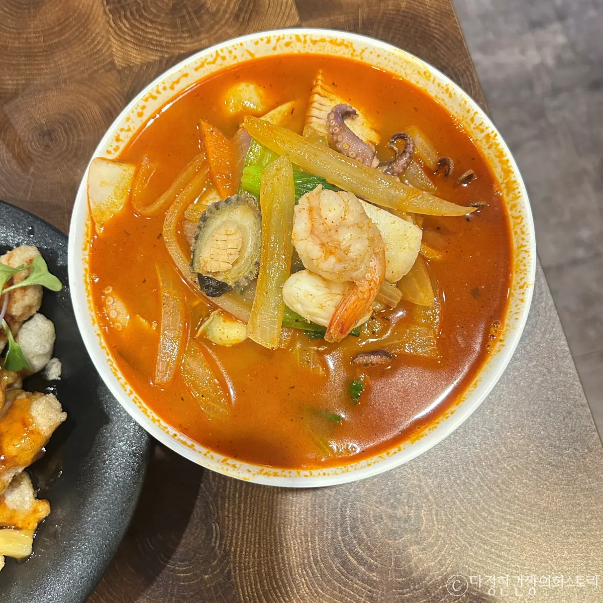 서울-7호선-신대방삼거리역-보라매자이-상가-중국집-윤윤차이나-특-삼선짬뽕