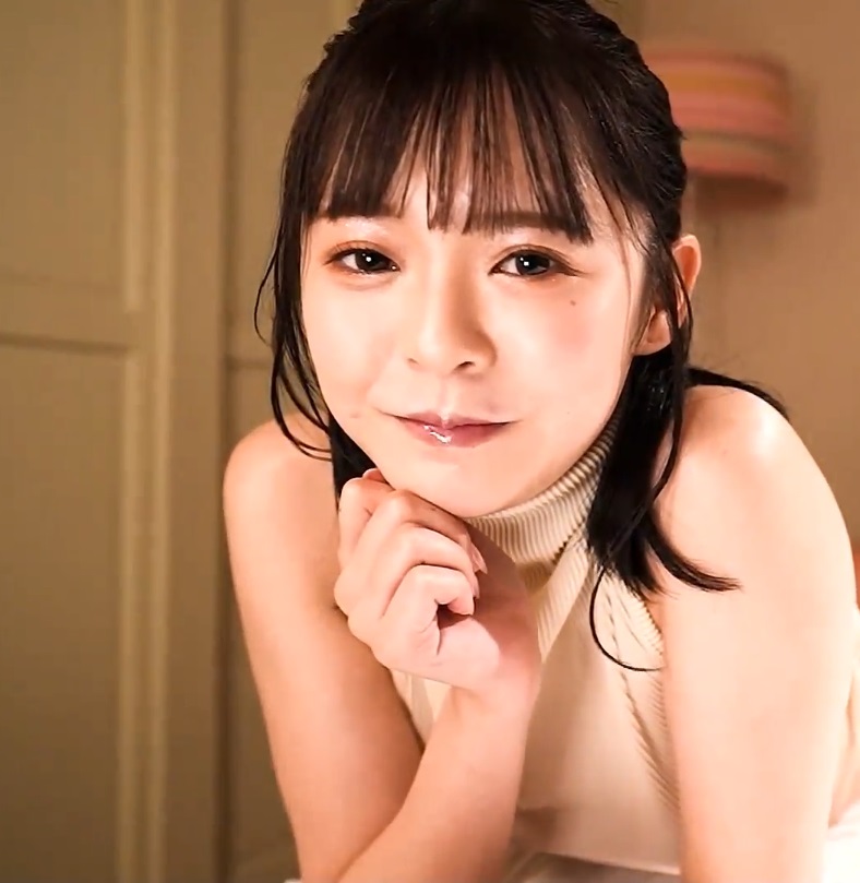 카미키 란(Ran Kamiki, FSDSS-509) 턱을 괴고 바라보는 모습