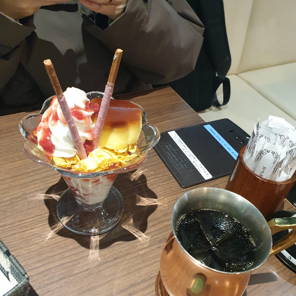 교토 카페 투어 ② 위켄더스 커피&#44; 스마트 커피&#44; 스텀프타운 커피&#44; 가라후네야 커피 (니시키 시장)_파르페와 더치커피