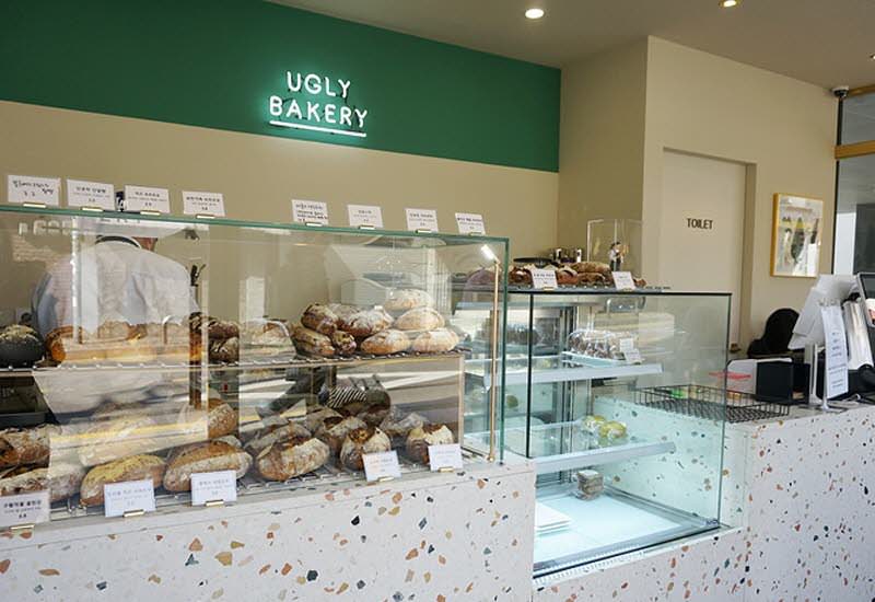마포 망원동 빵집 '어글리베이커리'