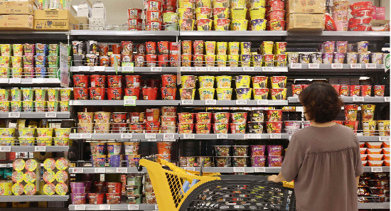 지난달 먹거리 물가 상승률이 4.9%로 1년 3개월 만에 최고치를 기록했다.