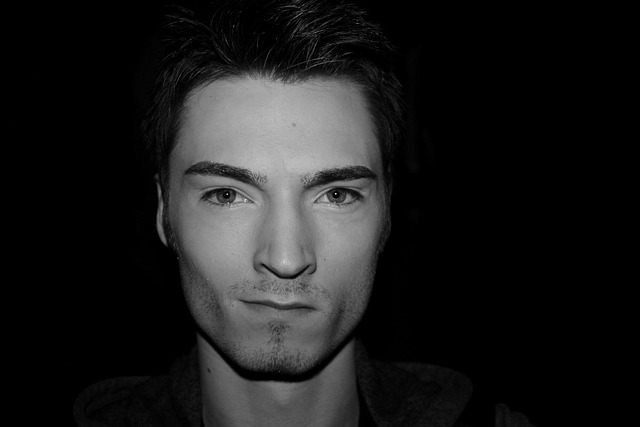 모든 사람이 날 의심스럽게 느껴진다면? 편집성 성격장애일 수 있습니다