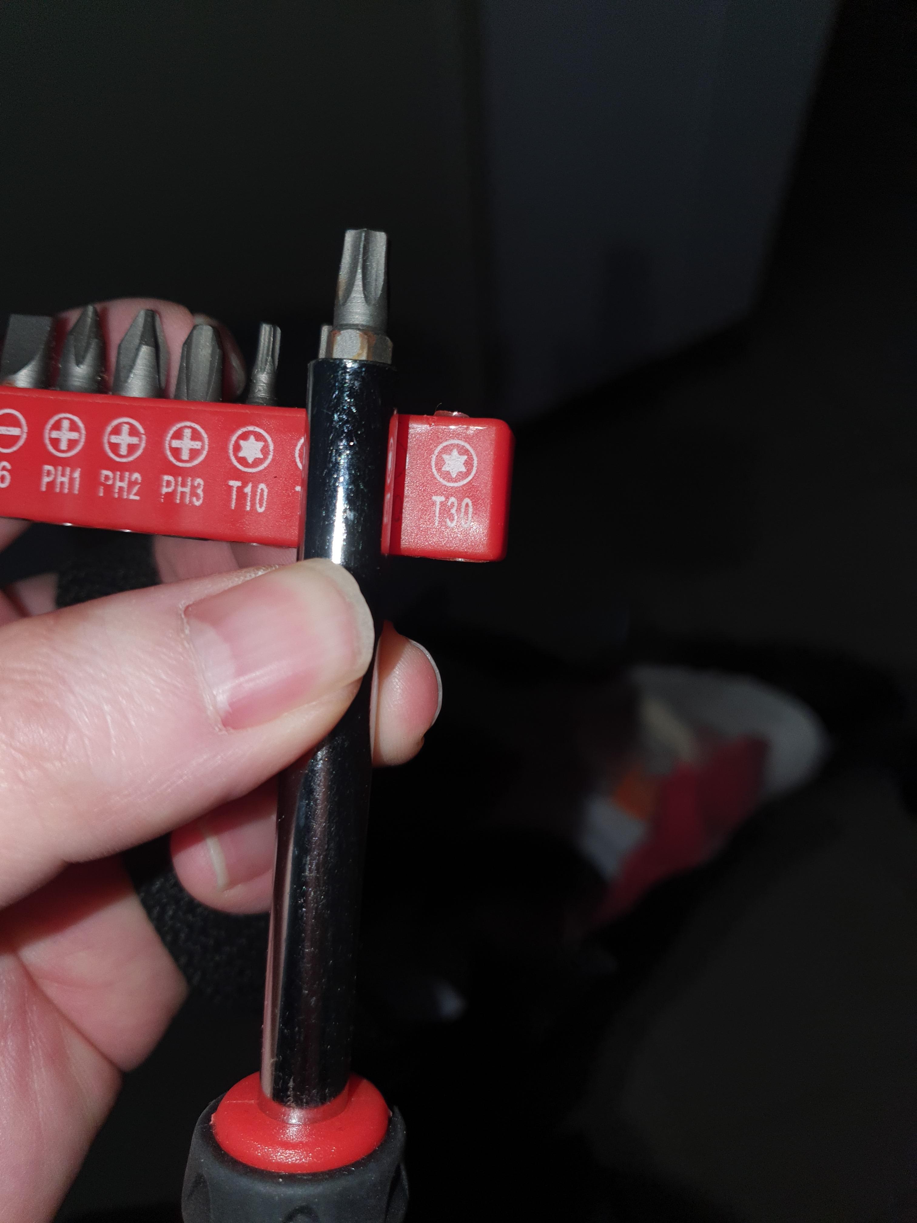 T30 별 드라이버 필요함. 블박 상시전원 접지용으로