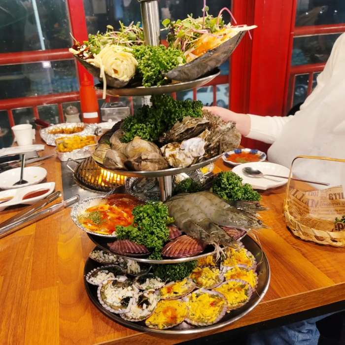 백반기행 지수원 편 4단 조개구이 무한리필 치즈 가리비 전복 숯불 구이 오이도 맛집 소개