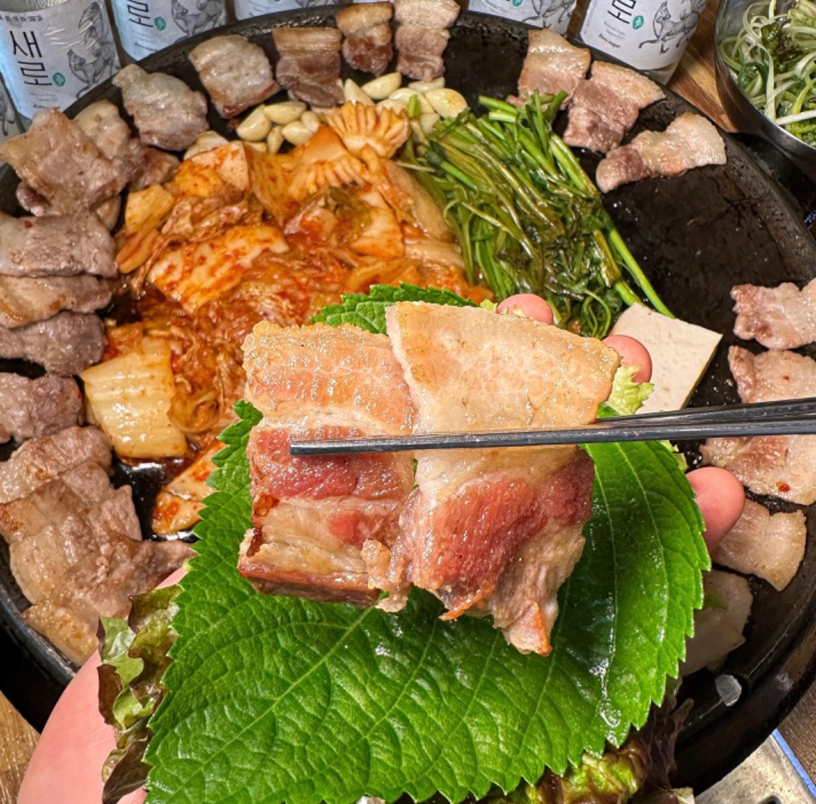 무쇠김치삼겹 홍대점