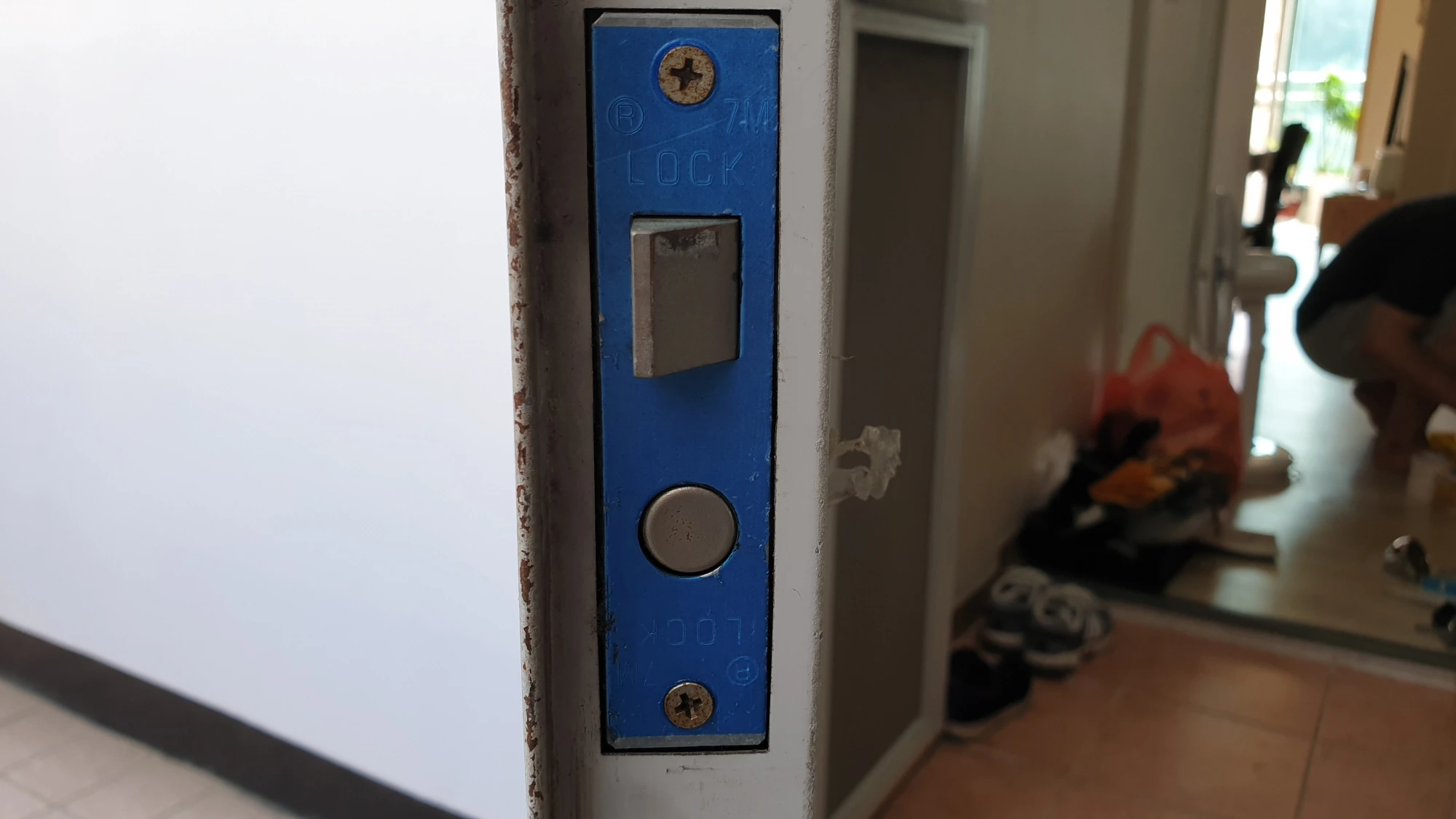 손잡이 걸쇠 고정 볼트