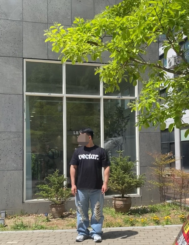 데일리룩(2024. 4. 28.)벡타르 반팔티, vectar. 반팔티, 벡타르 티셔츠, vectar. 티셔츠, vectar., 벡타르, 무신사스탠다드 데미지진, 아식스 조그 100 실버