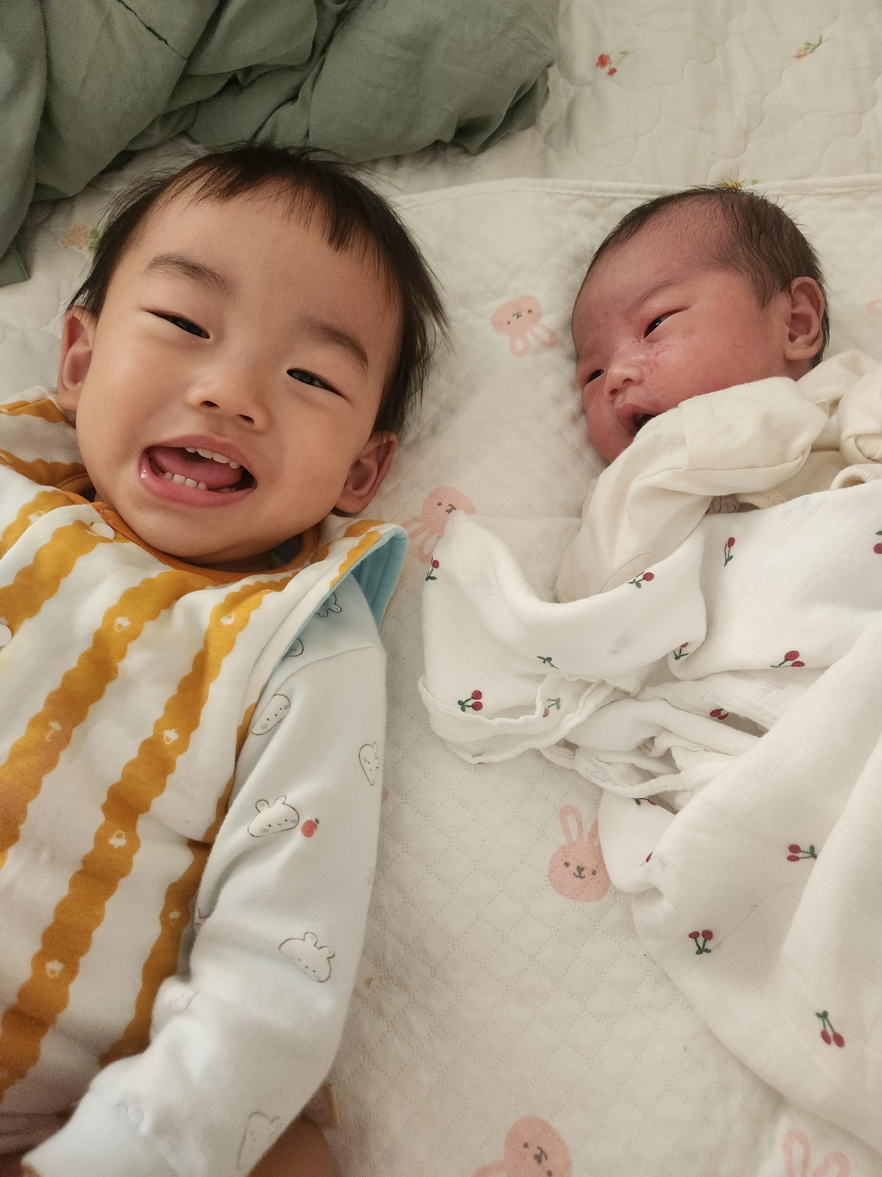 연년생 아빠 육아 첫째 둘째 사랑 17개월 터울