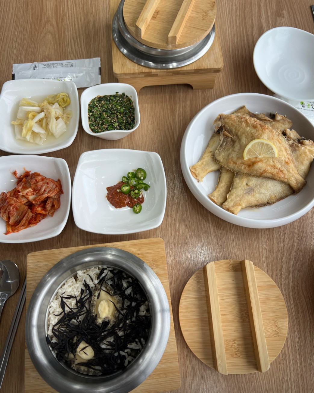 꽃피는진도 솥밥 메뉴 이미지