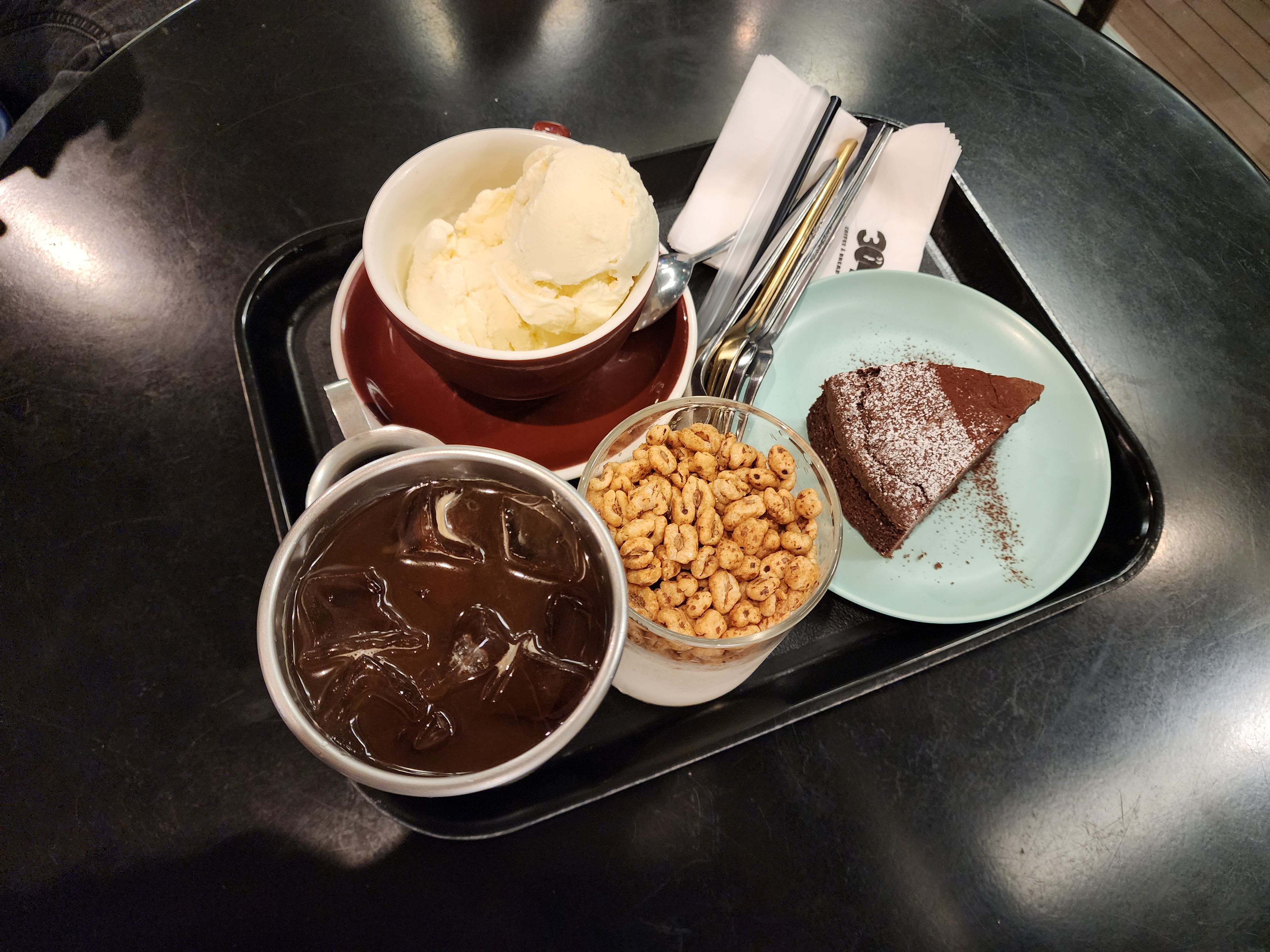 아메리카노, 아포가토, 퐁크러쉬, 브라우니