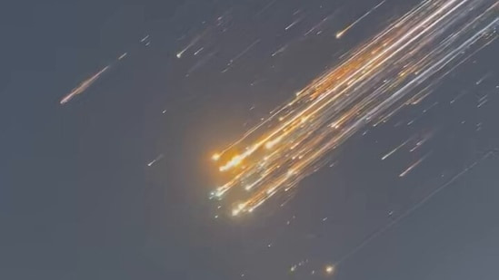 공중 폭발한 2단