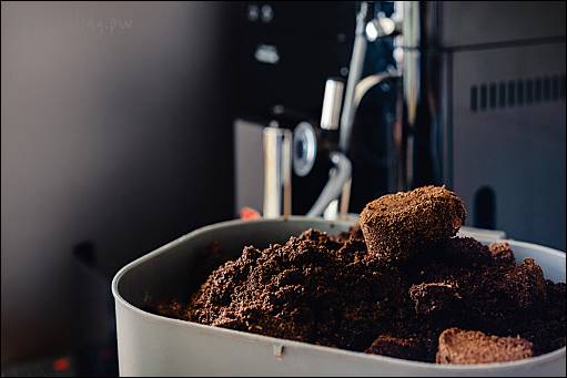 모아놓은-커피-가루