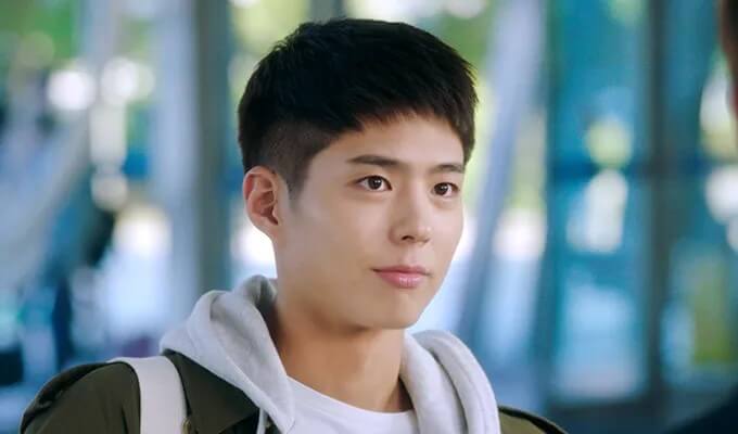 박보검의 청춘기록의 대표 홍보 포스터1로 사해준 역을 맡았습니다.