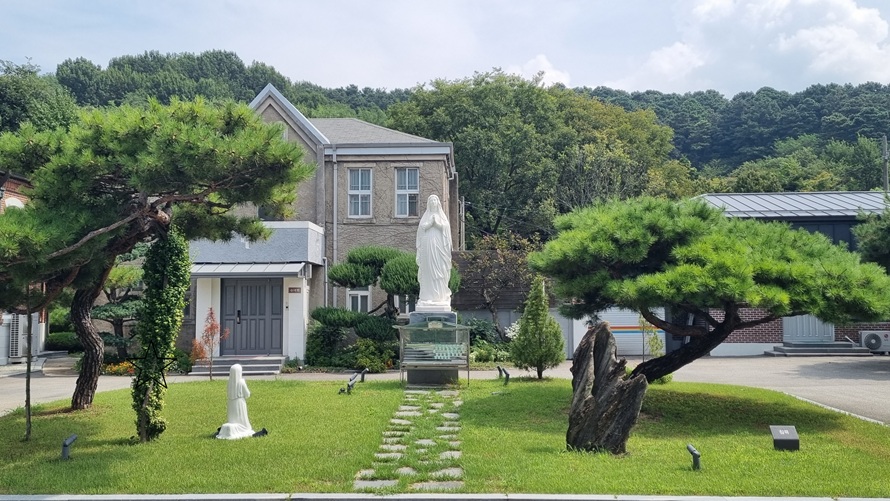 여산성당 성모동산 성모상 사진