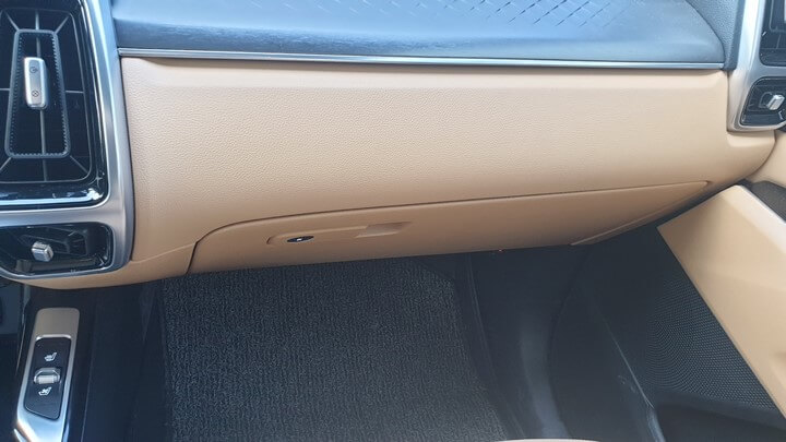 애프터-블로우-보조석-아래-설치-후-사진