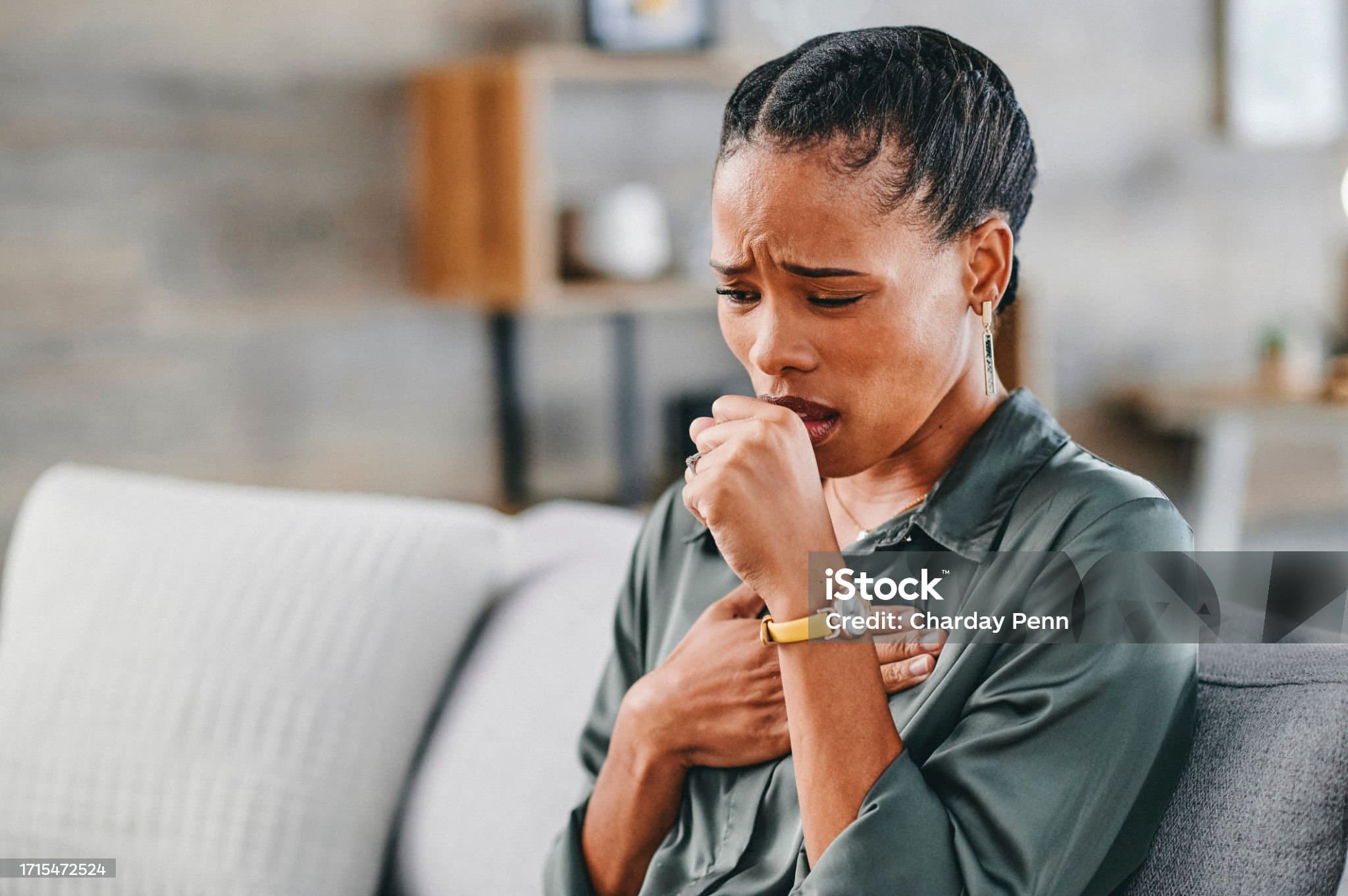 목이 간질간질하고 마른기침이 납니다, 혹시 이것 때문일까요?