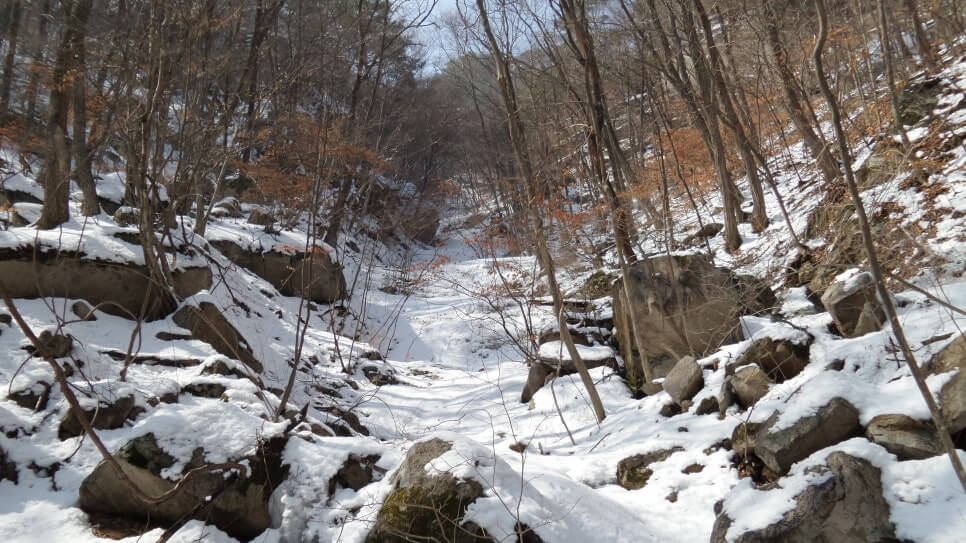 100대 명산 등산하기 문경 대야산 기암능선이 살아 숨 쉬는 중부 내륙의 명산 탐험기