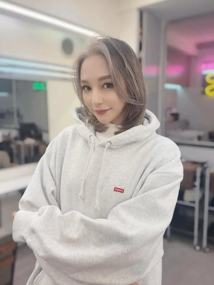 여성 참가자 유리아