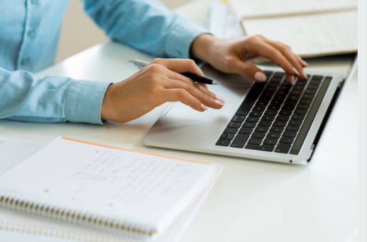 자격증 취득하기 위해 노력하는 모습