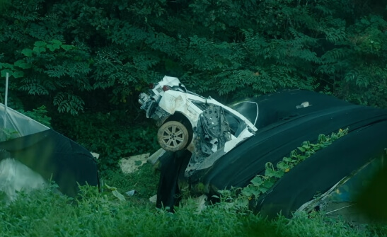 심각한 차 사고가 남