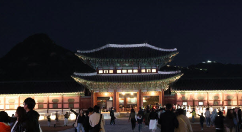 경복궁 앞, 전통문화