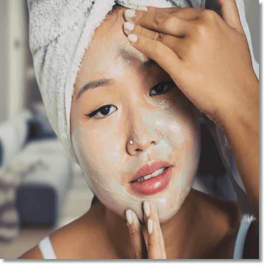 쇠뜨기 피부관리, 쇠뜨기로 피부 팩하는 여성