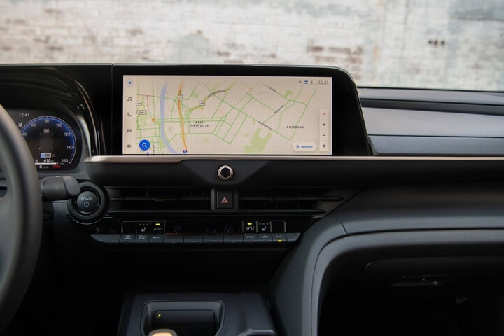 토요타 크라운 실내