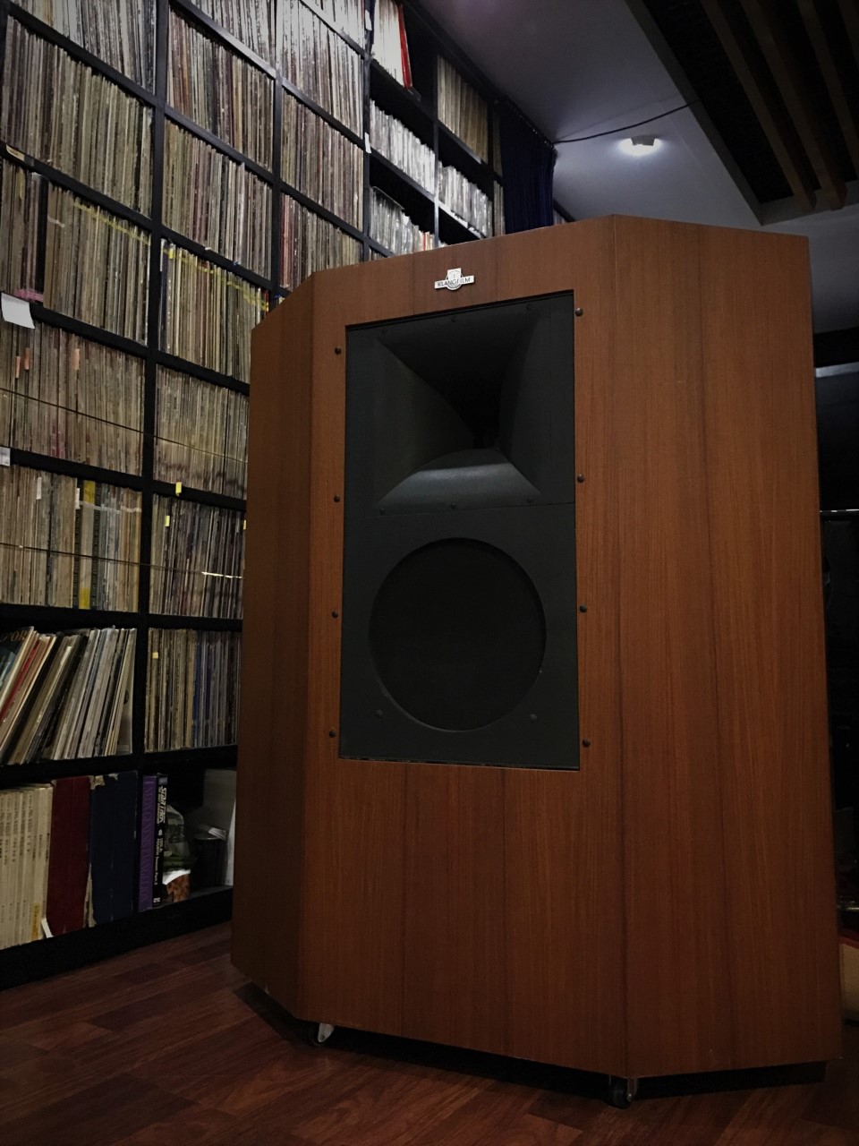 음악 + 예술 전시 성격이 강한 공간 리홀뮤직갤러리