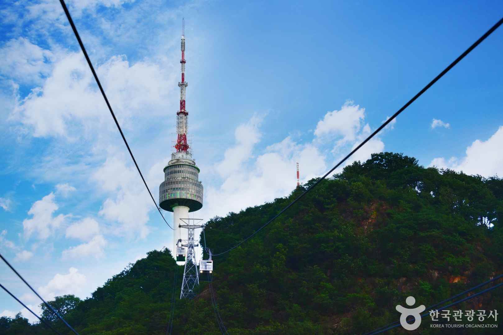 남산서울타워: 한국 방송과 관광의 상징