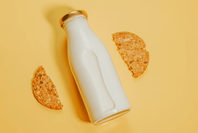 유리병에 들어있는 우유