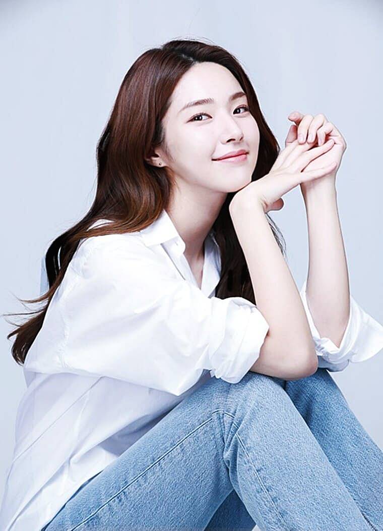 배우-하영