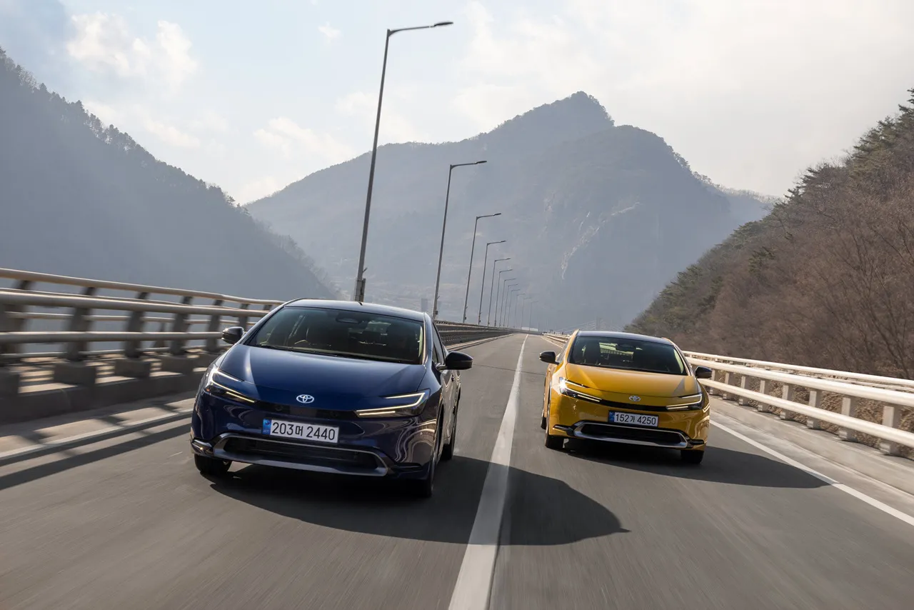 토요타 프리우스 하이브리드 자동차 이미지