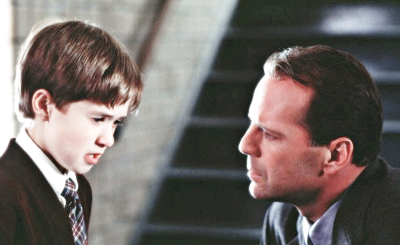 식스센스 영화의 한 장면