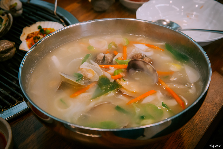 태안 소원면 신두리 식당