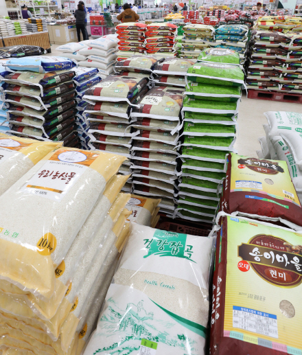 한국쌀 매장 진열대