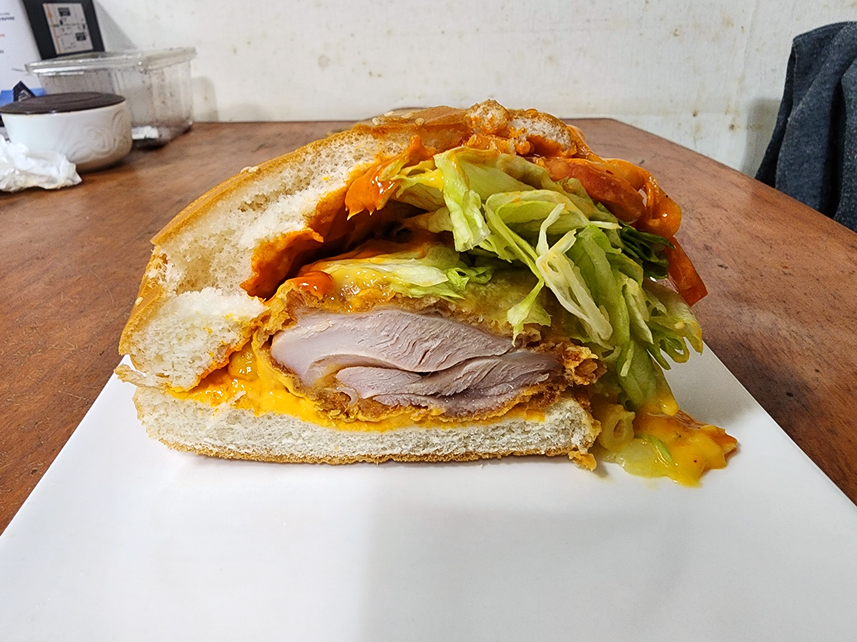 맘스터치_골든맥앤치즈치킨버거