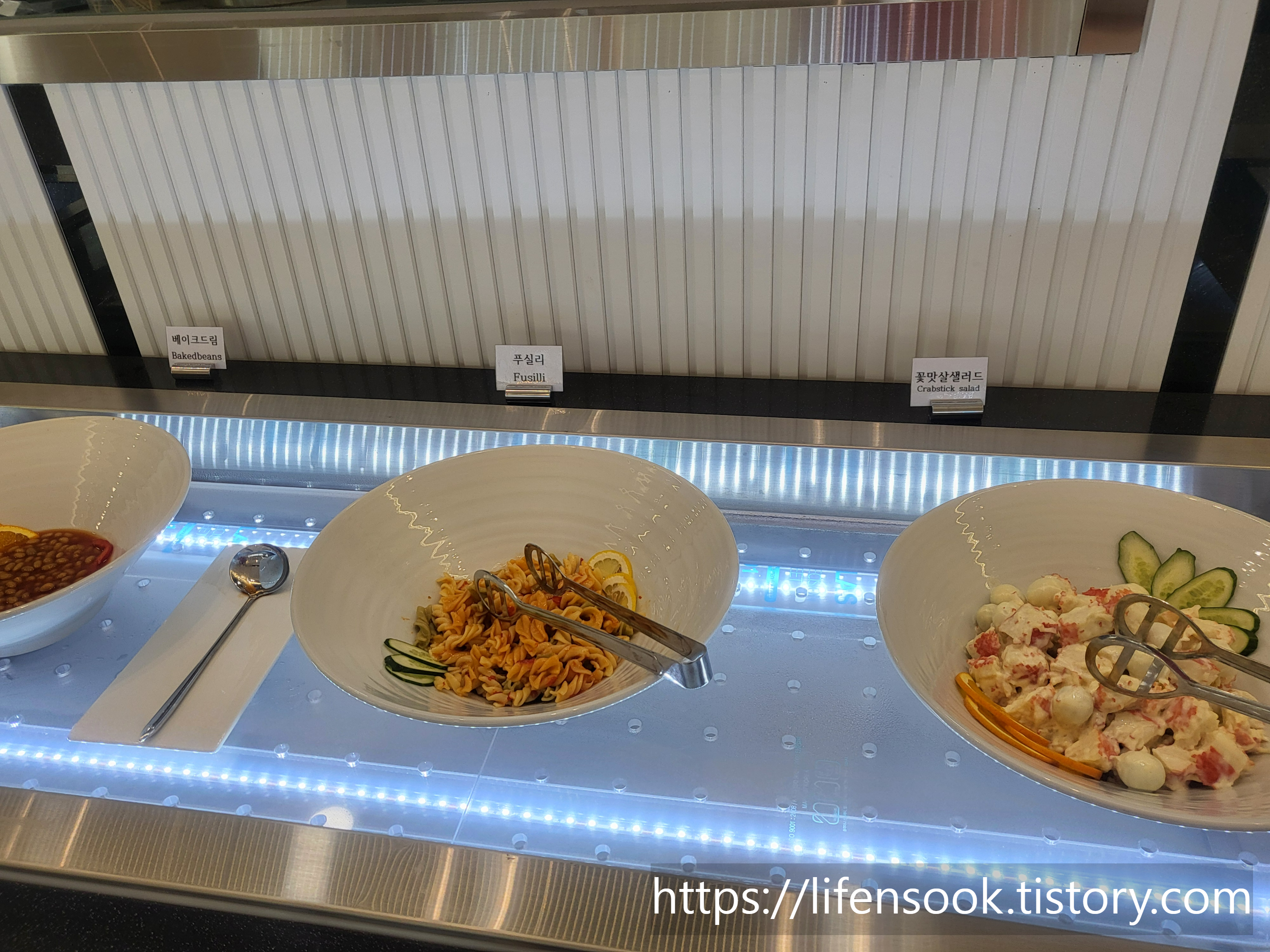 웨이브엠 호텔 웨스트 디너 뷔페 음식 4