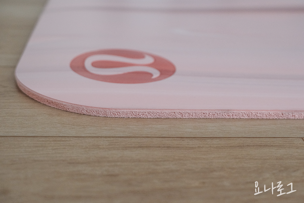 요가매트 요가매트추천 홈트 룰루레몬 룰루레몬요가매트 요가복 요가복추천 요가링 요가링추천 홈트추천 20대여성선물 여자친구선물 30대여성선물 20대여자선물 대학생선물 직장인선물 30대여자선물