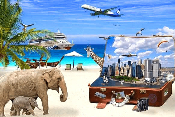 꿈 속에서 만난 멋진 장면으로 푸른 바다에 커다란 요트가 떠 있고, 해변에는 커다란 코끼리 모자가 있으며, 큰 여행가방 안에는 멋진 빌딩들이 가득하다.