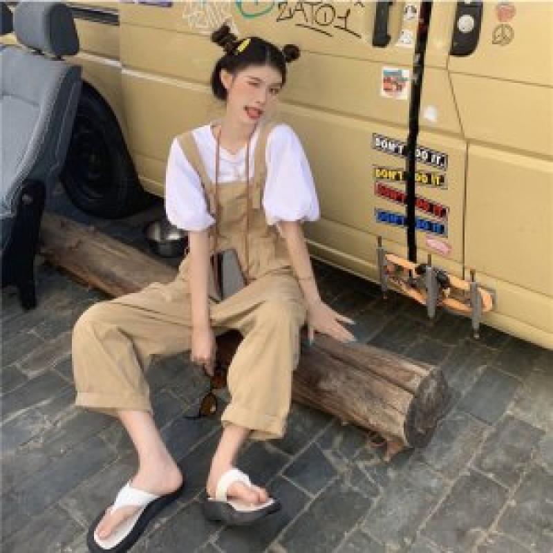 멜빵바지 카키 점프슈트 스타일