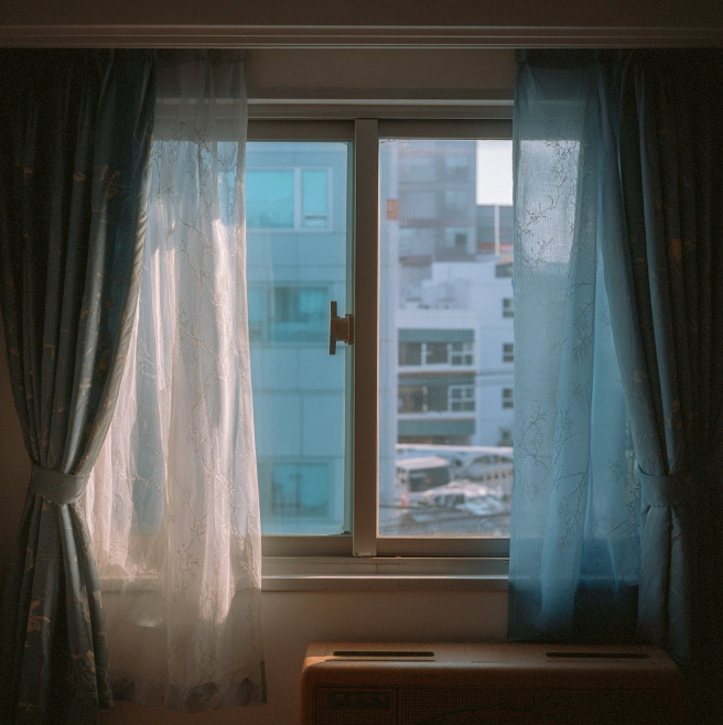 커텐으로 냉기보호 창문