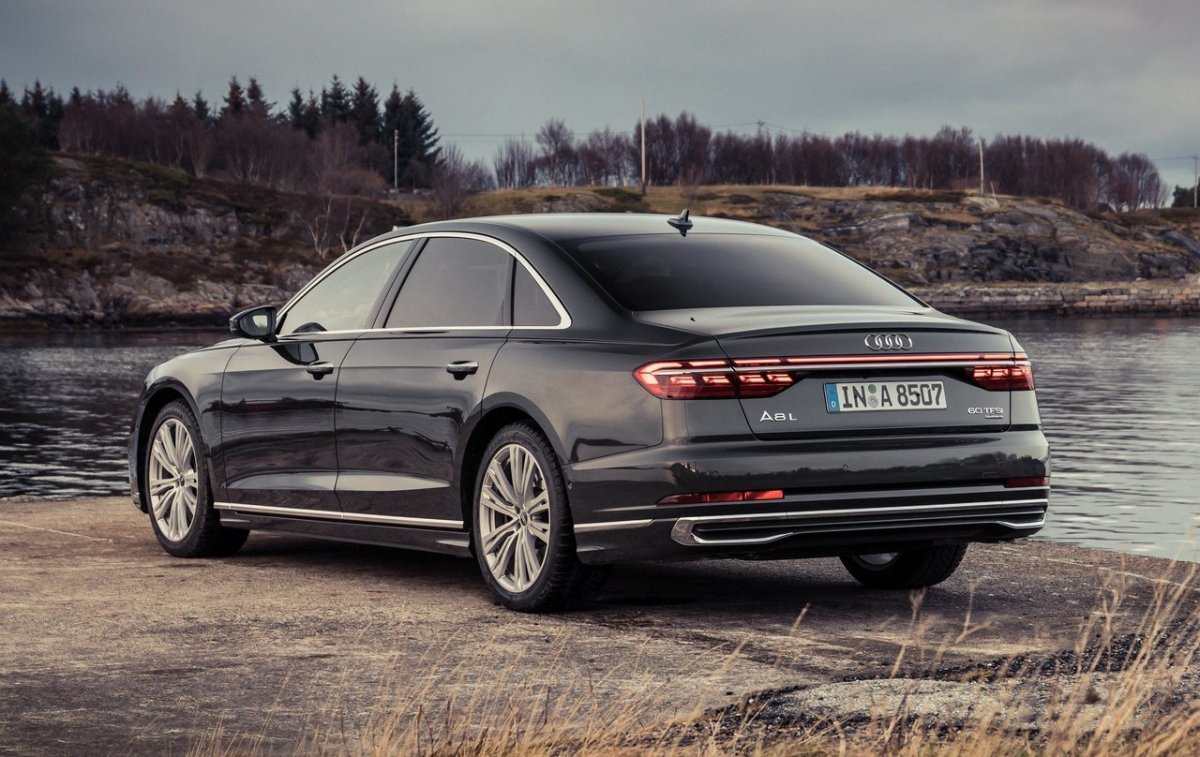 아우디 A8