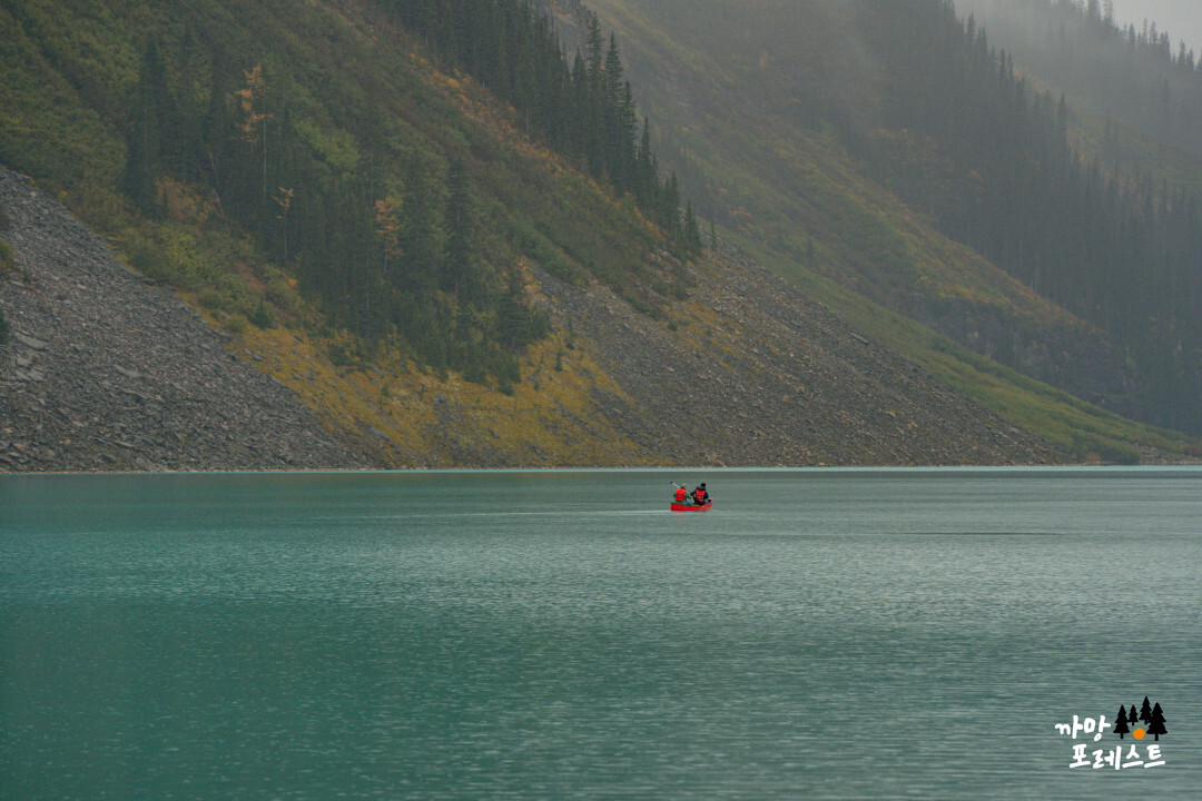 캐나다 레이크 루이스 카누