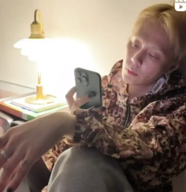 용준형-사진
