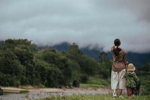 중년의 자녀 부양과 부모 돌봄이 주는 스트레스, 어떻게 극복할 수 있을까?
