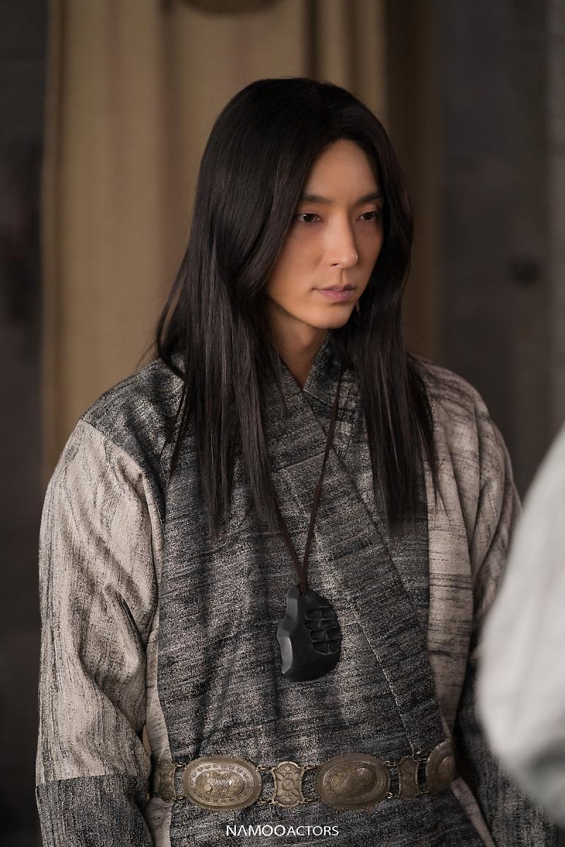 사야 역의 이준기 배우