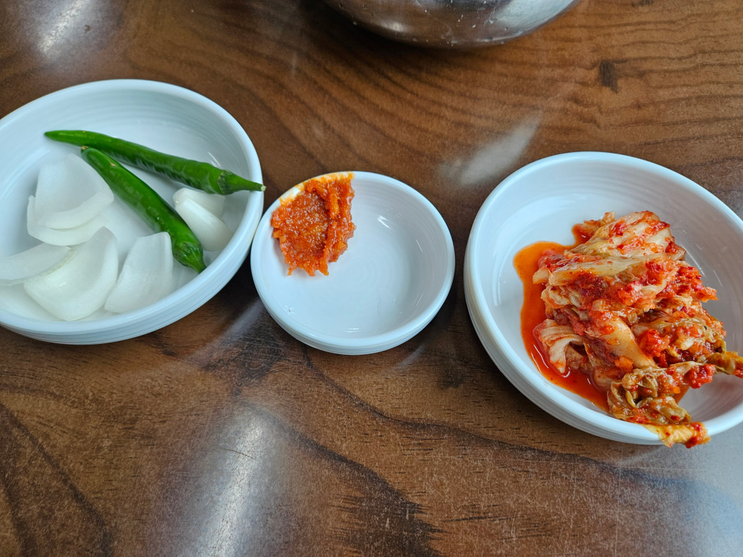 맛존디 고기국수 밑반찬