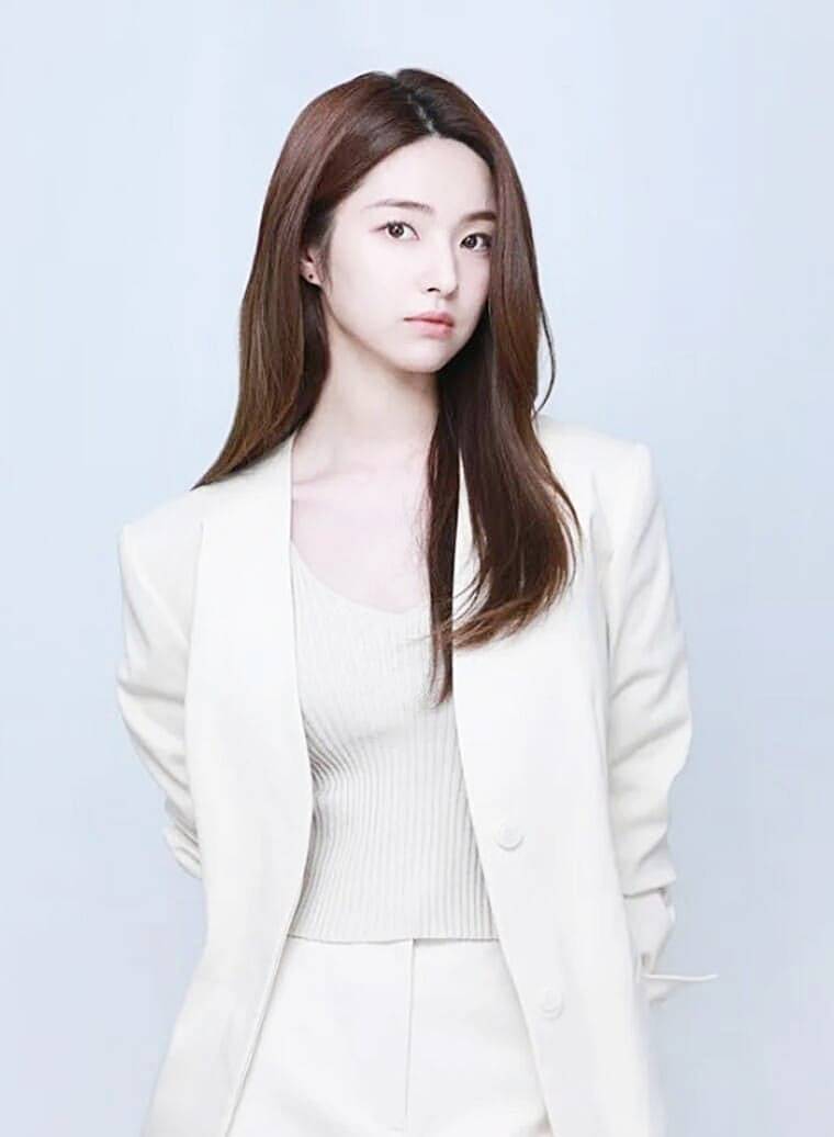 배우-하영