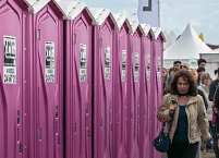 소변 또는 오줌을 참다가 실수하는 꿈