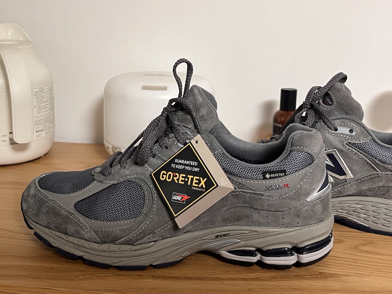 뉴발란스 2002R 고어텍스 캐슬락 내츄럴 인디고